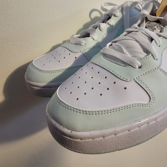 Nike Court - Picture 2 of 2